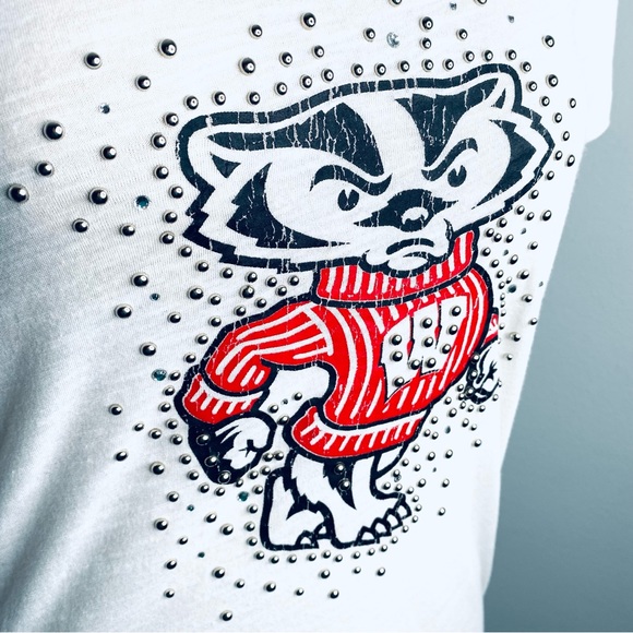 PINK Badgers game day studded half sleeve tee white M - Picture 3 of 9